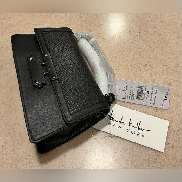 Cute Little Black Nicole Miller Crossbodyn - Picture 4 of 6